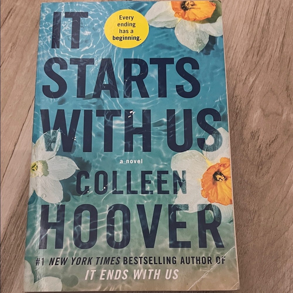 Colleen Hoover It Starts With US Paperback book